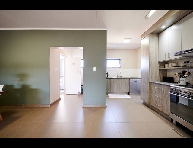 2 BEDROOM APARTMENT FOR SALE IN KYALAMI RIDGE